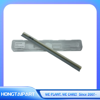 Ricoh MPC651 C751 C8002 C6502 C6002 C5110 C5100 MP8100 8110 7100 7110 8120 Renkli kopya makinesi için transfer kemeri temizleme bıçağı D0746424 D074-6424